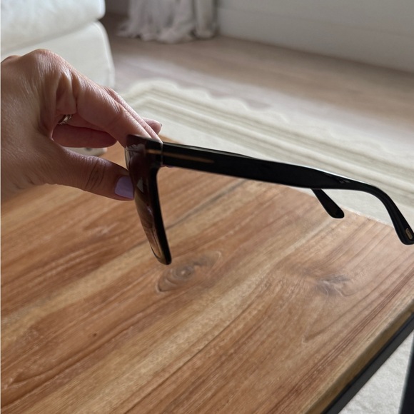 Tom Ford Black Oversized Square Sunglasses - Picture 5 of 6